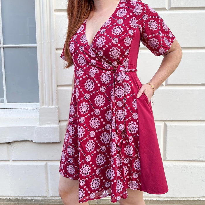 Elyshia, 6ft / 183cm - Size D