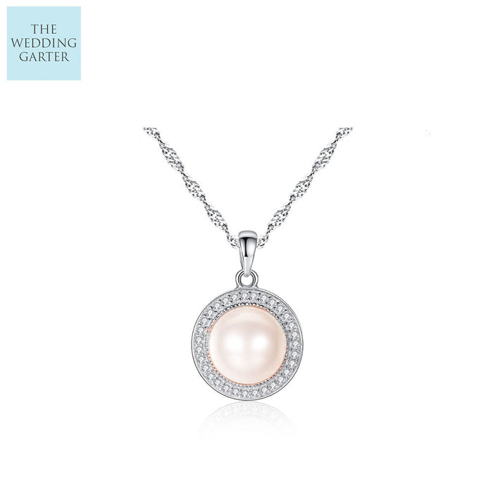 peach pearl necklace