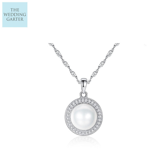 pearl pendant necklace