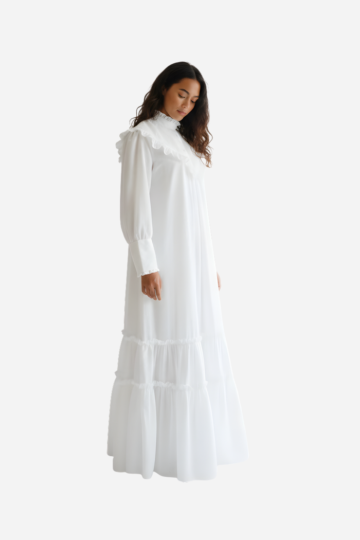 Isolde White Muʻumuʻu