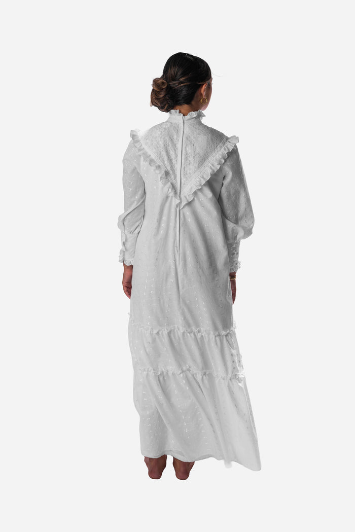 Isolde White Muʻumuʻu