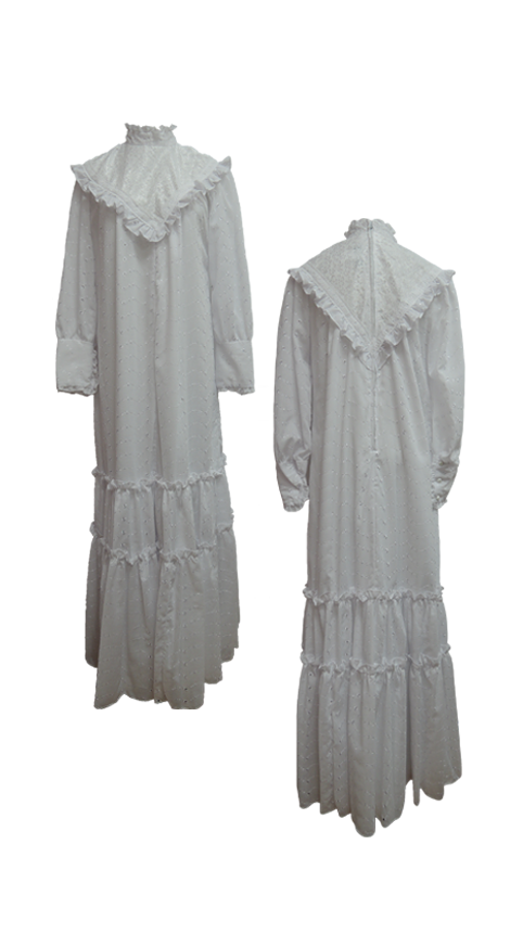 Isolde White Muʻumuʻu