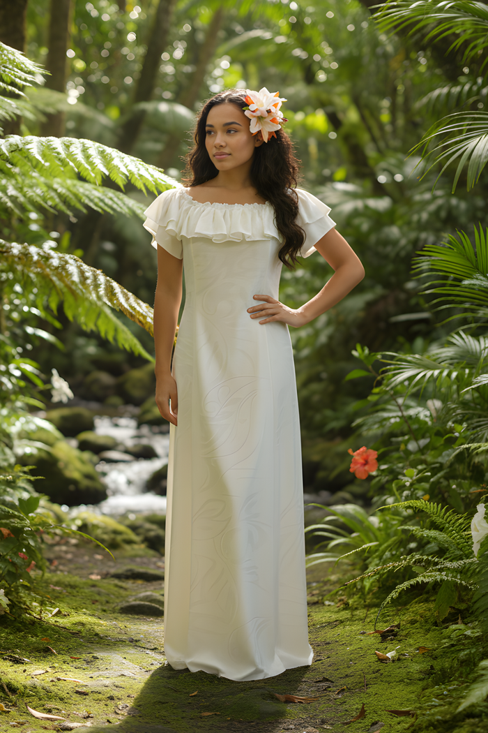 Kamea White Muʻumuʻu