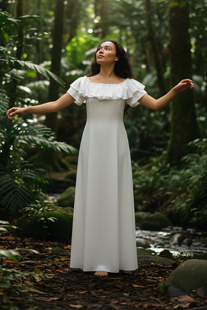 Kamea White Muʻumuʻu