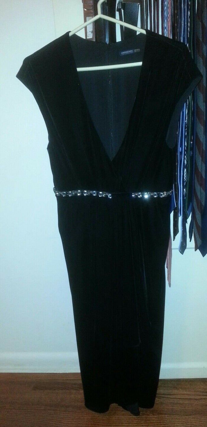 Ladies black velvet Magaschoni Collection cocktail dress with rhinestones size 6 - Diamonds Sapphires Rubies Emeralds