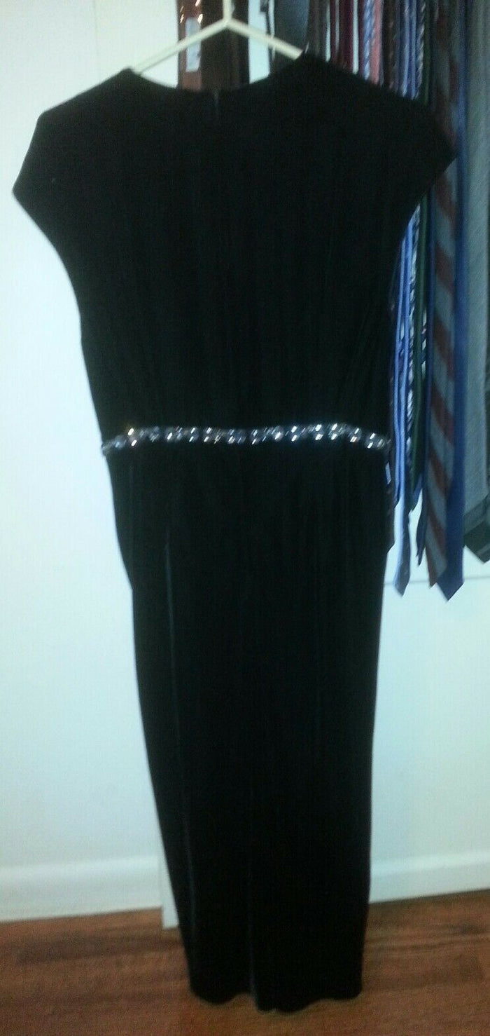 Ladies black velvet Magaschoni Collection cocktail dress with rhinestones size 6 - Diamonds Sapphires Rubies Emeralds