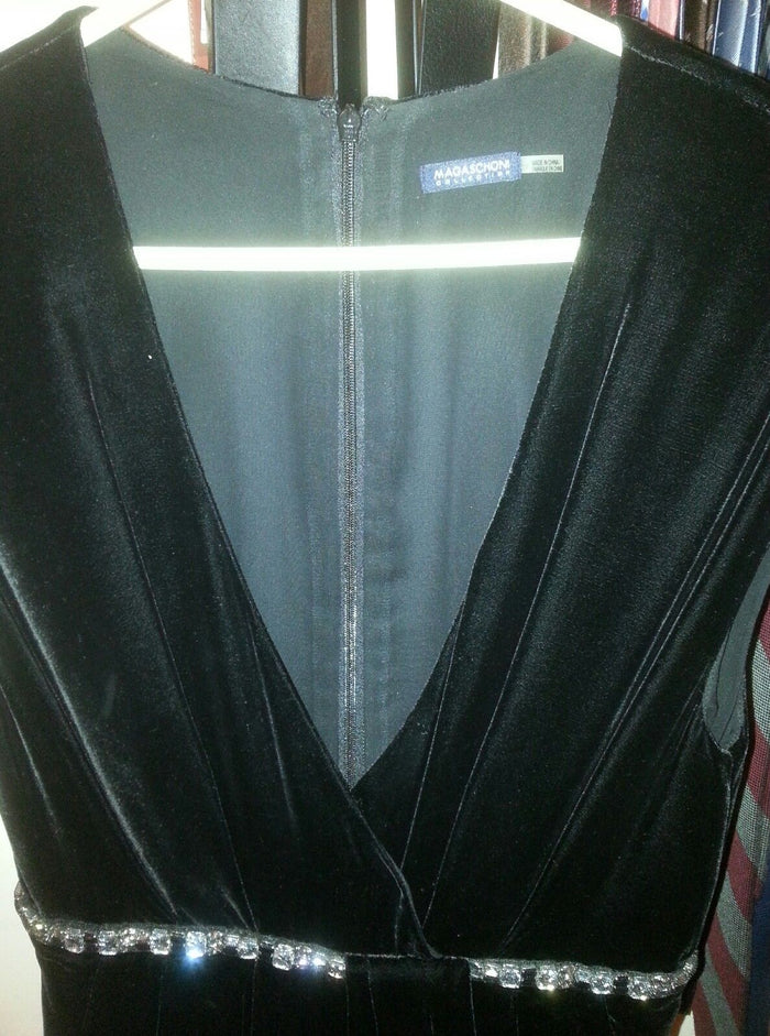 Ladies black velvet Magaschoni Collection cocktail dress with rhinestones size 6 - Diamonds Sapphires Rubies Emeralds