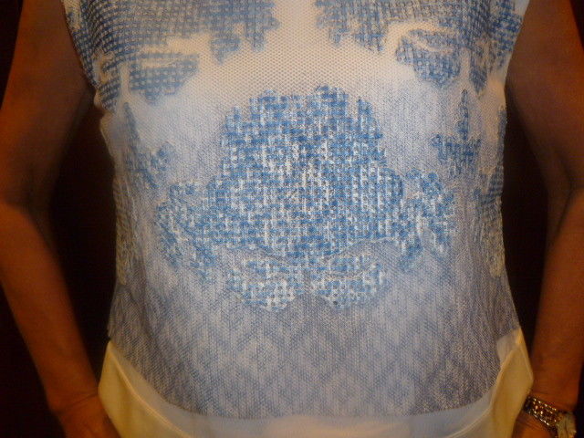Lady's White with Blue Sachin & Babi Top Size 2 - Diamonds Sapphires Rubies Emeralds