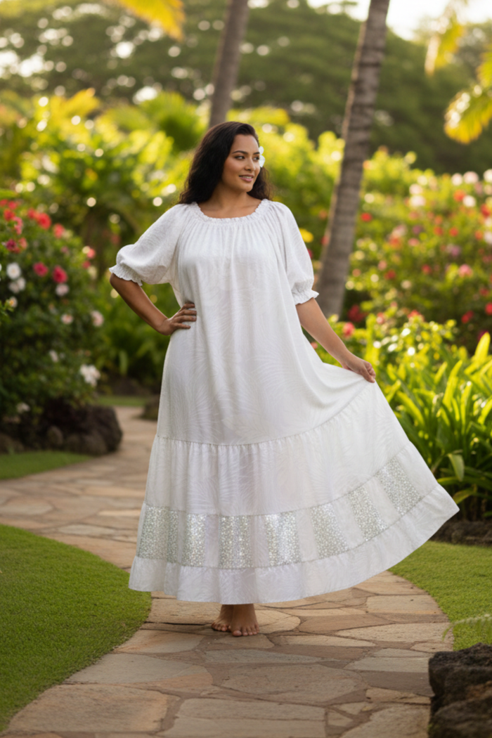 Lilia White Muʻumuʻu