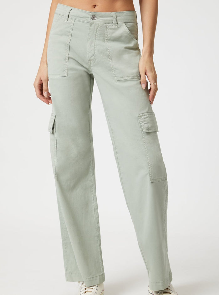 MAVI Cargo Alva - Vert Minéral, cargo droit taille haute. Vendu à Montréal.