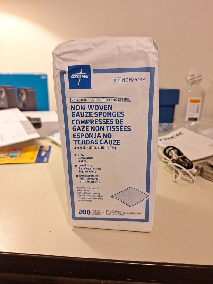 Medline Non-Sterile Non-Woven Gauze Sponges 4" Square 200 Count REF NON25444