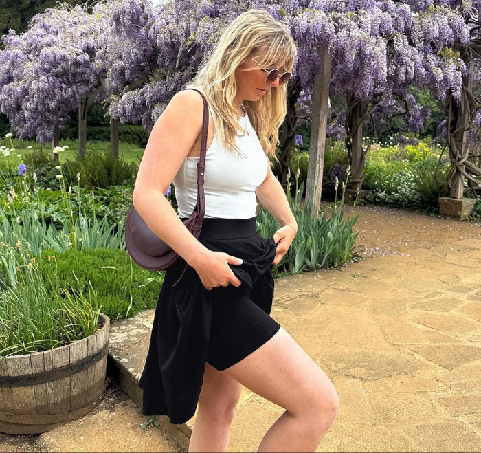 Toni, 5'7" - Size D