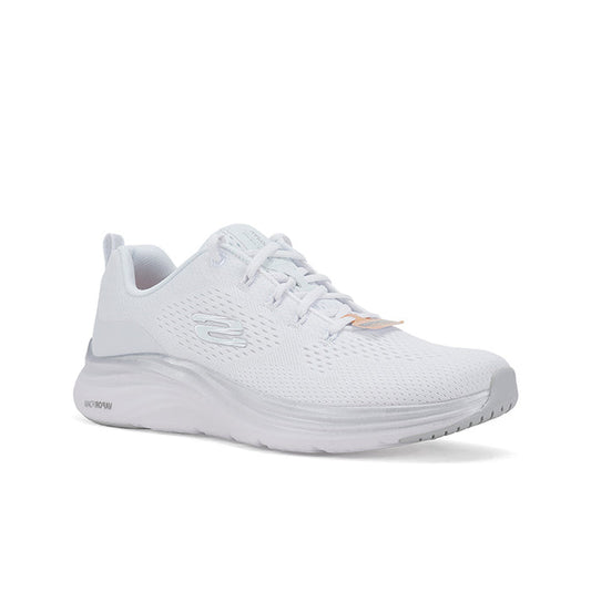 White textile women's low-top sneakers with lace-up closure and cushioned sole