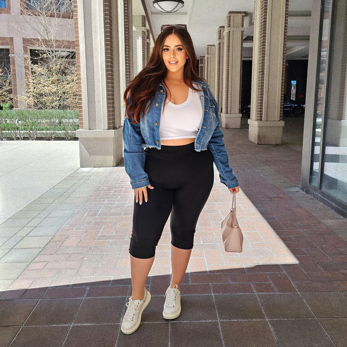 Olivia, 5'9" - Size F